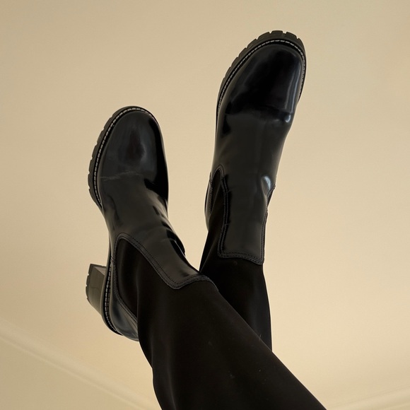 Tory Burch Elegant Black Knee-High Women's Boots - Picture 2 of 11